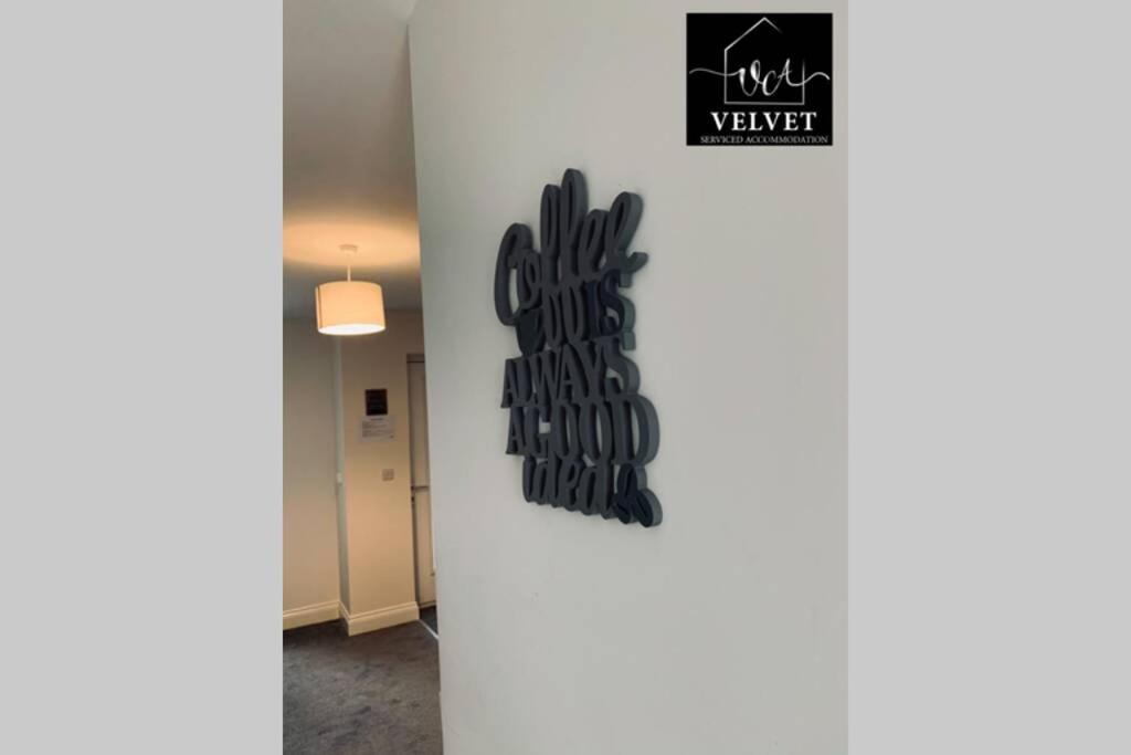 ✪ Leisure/Business ✪ 1 Bedroom Apt , Free Parking Σουόνσι Εξωτερικό φωτογραφία